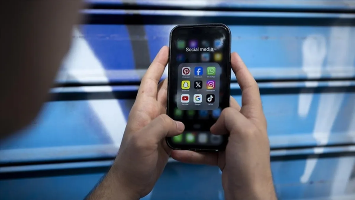 Çekya'da sosyal medya çıkışı: 15 yaş altına yasak gündemde