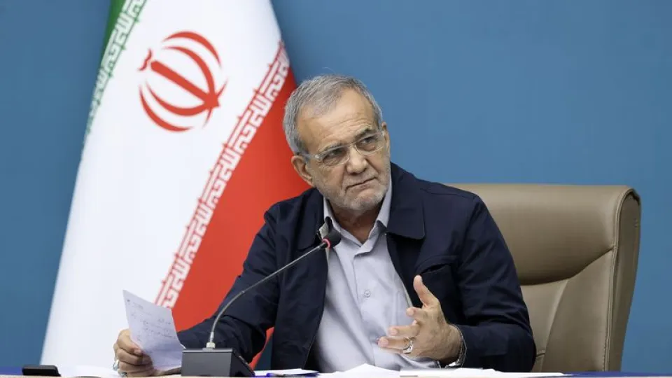 Pezeşkiyan: Onlar istemese de kendi ayaklarımızın üstünde duracağız