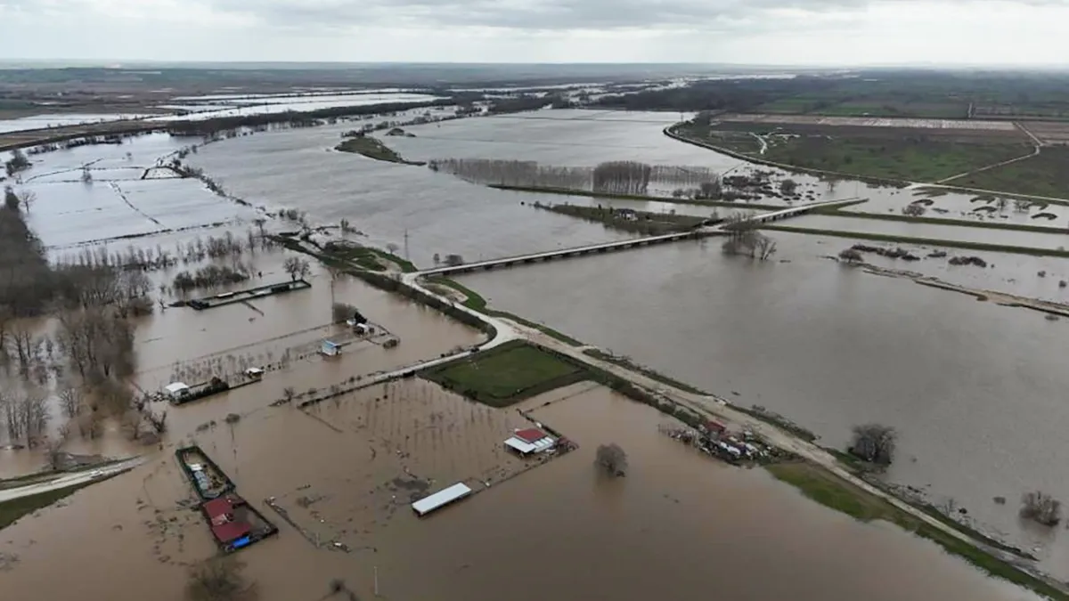 Meriç Nehri taştı, tarım arazileri sular altında kaldı