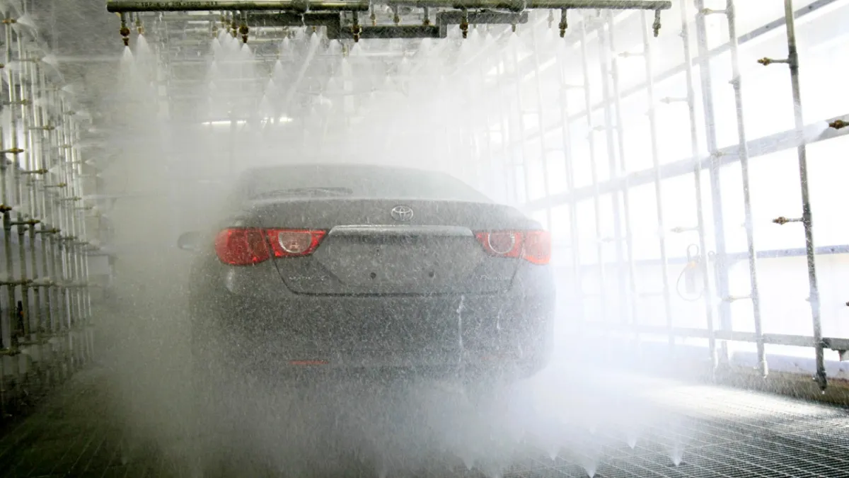 Dev otomobil üreticisinden 19 milyar dolarlık tarihi adım: Stratejik hisseler çözülüyor