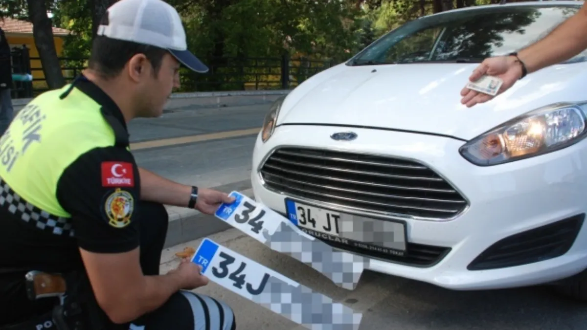 APP plaka muayeneden geçer mi? APP plaka nasıl değiştirilir, değiştirme ücreti ne kadar? Nasıl anlaşılır?