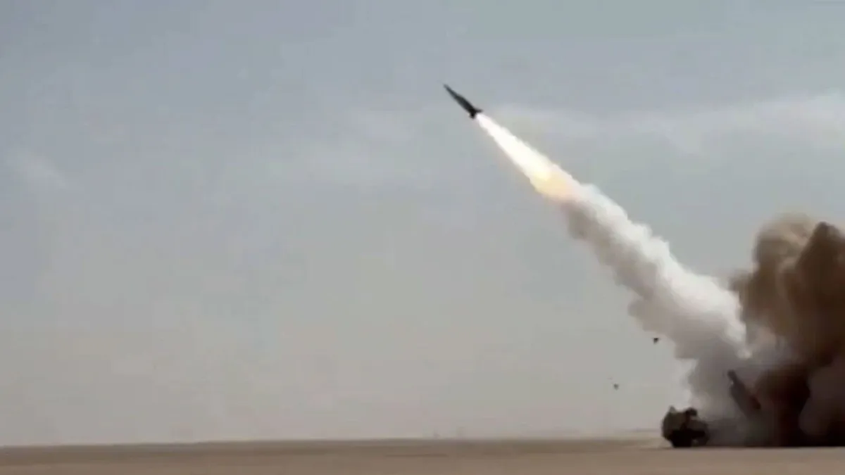 İran, ABD-İsrail hedeflerine yeni füze ve İHA saldırıları düzenlediğini duyurdu