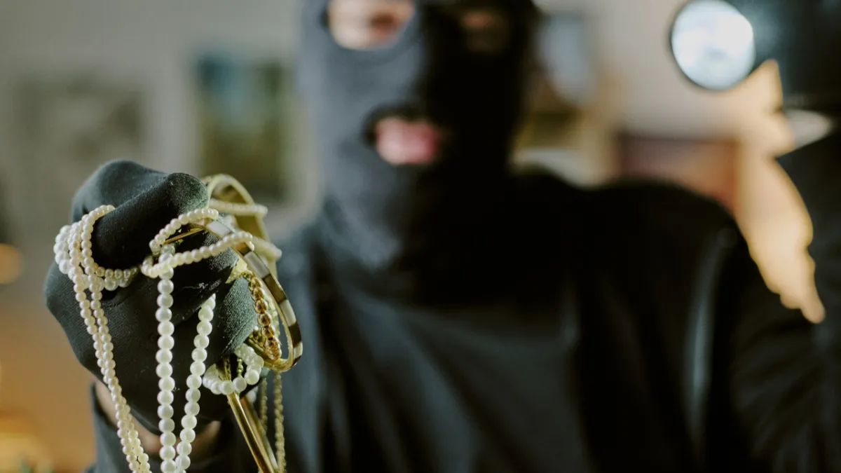 Hong Kong’da kripto kabusu: Otel odasında kaçırıp 6 milyon dolarlık vurgun