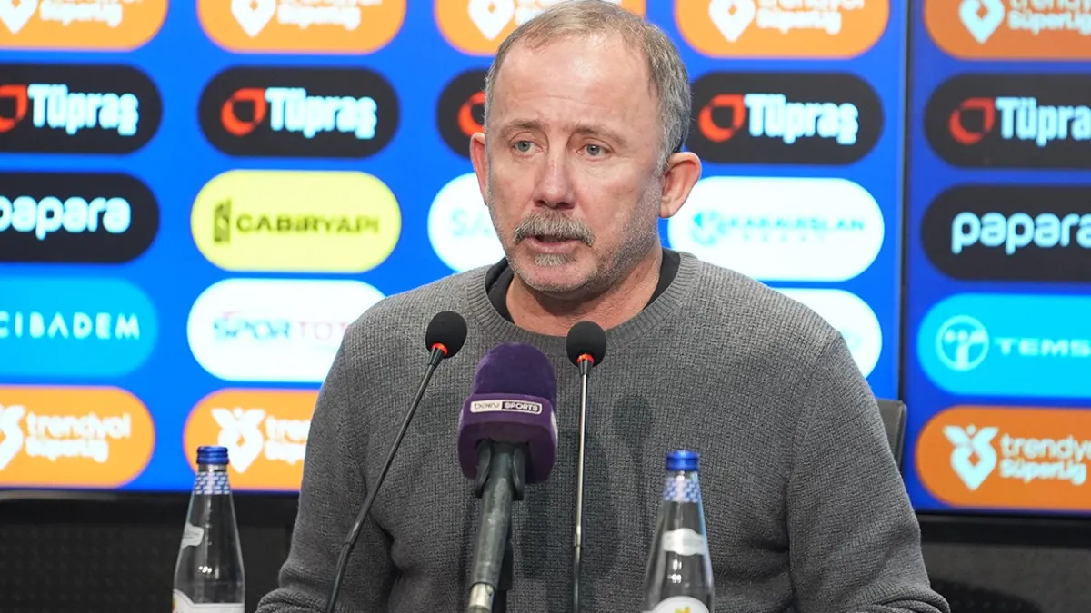 Sergen Yalçın'dan derbi açıklaması: Bugünkü maç hakemlik adına büyük skandaldır 