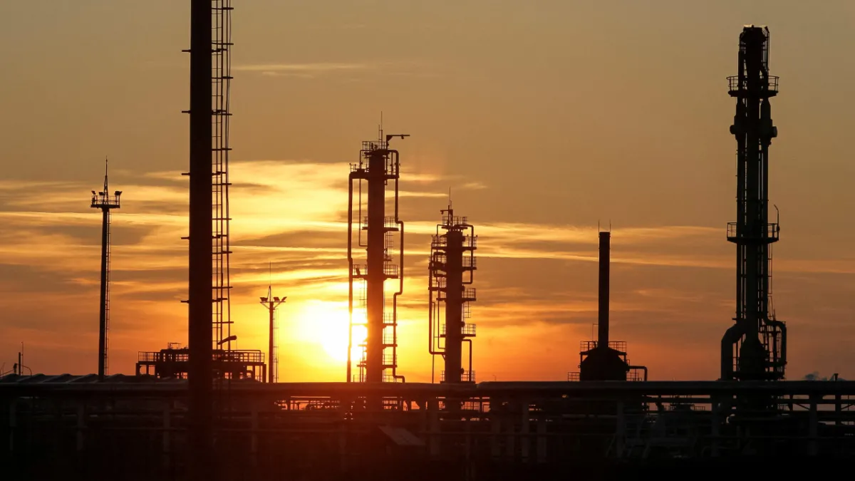 ABD Enerji Bakanı: Petrol fiyatlarındaki "korku primi" geçici