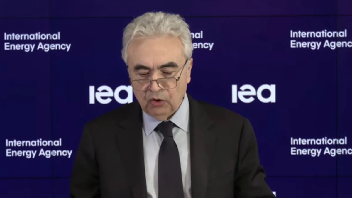 IEA Başkanı Birol: Uluslararası Enerji Ajansı rezervlerden 400 milyon varillik petrol satışı için uzlaştı