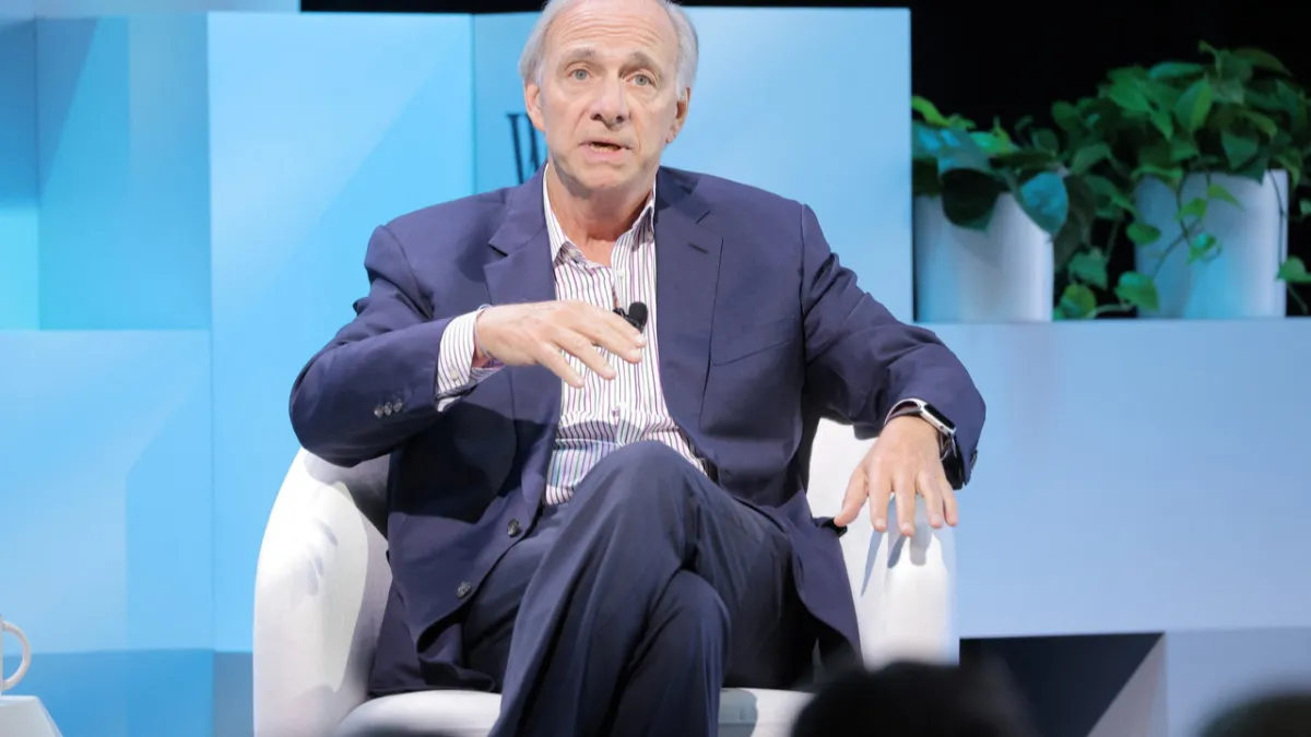 Milyarder yatırımcı Dalio’dan kritik uyarı: “Küresel sistem kırılma noktasında, üç senaryo masada"