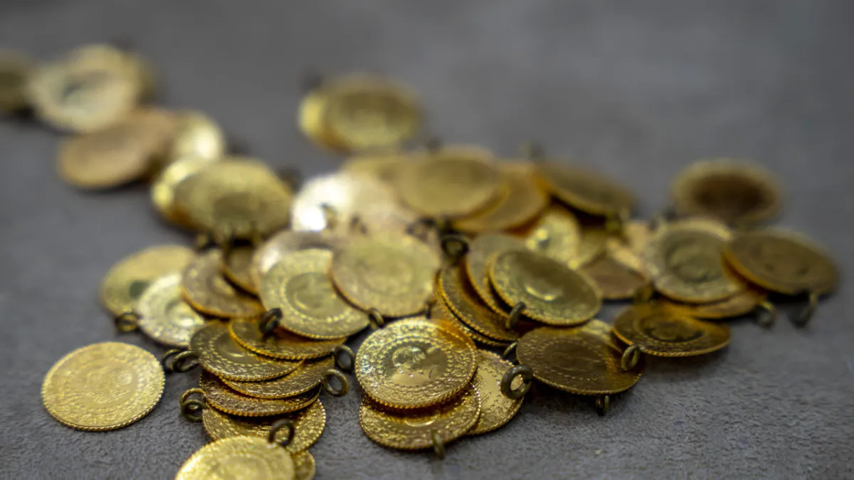 Altın fiyatlarında sert düşüş: Kayıp yüzde 5'i aştı