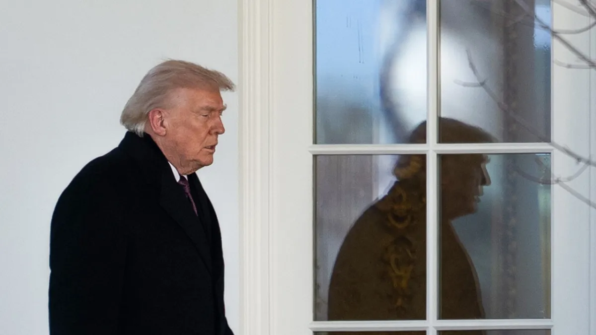 Trump’tan İran mesajı: Uzun süre kalırsak toparlanamazlar