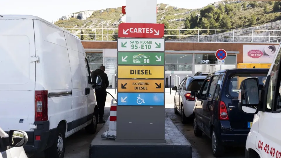 Fransa'dan akaryakıt krizine 70 milyon euroluk destek paketi