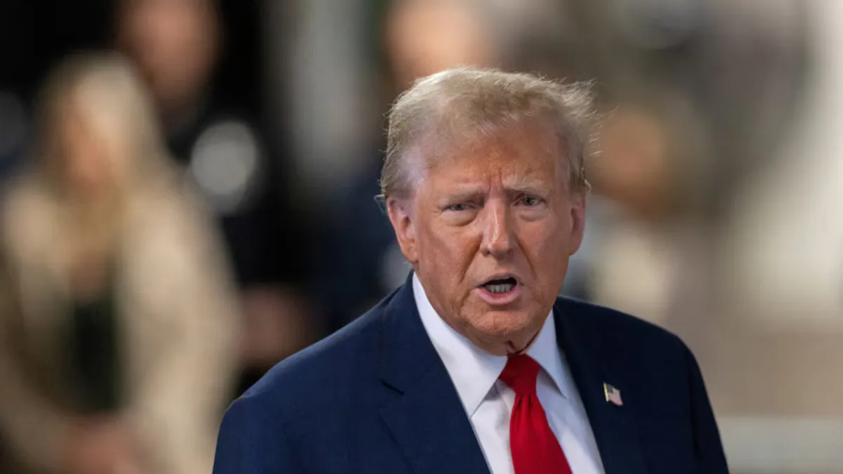 Abluka sonrası ABD Başkanı Trump'tan ilk mesaj: "İran gemisi yaklaşırsa vururuz"