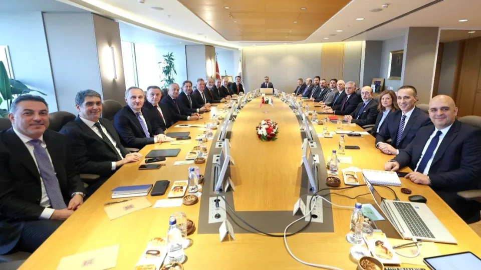 Bakan Kacır bankacılarla buluştu: Zorluklara rağmen yatırımları hızlandıracağız