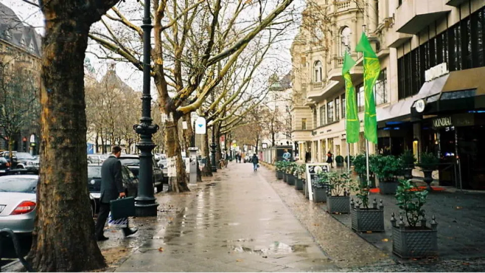 Euro Bölgesi hizmet sektöründe olumsuz sinyaller