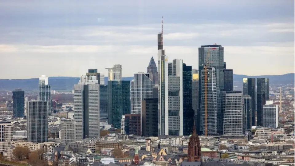 Euro Bölgesi'nde bankalar kredi musluklarını kıstı