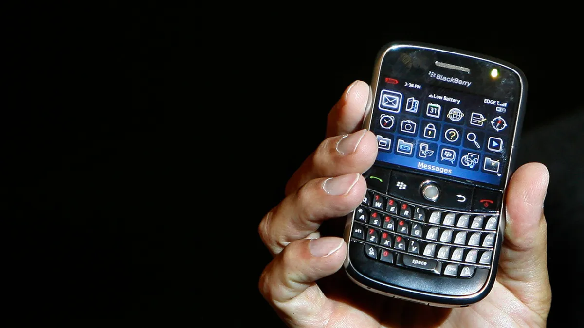 Efsane marka geri döndü: BlackBerry artık telefon değil...