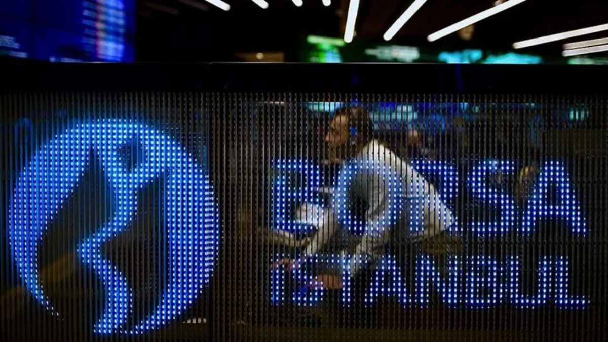 Borsa İstanbul’da tarihi zirve: BIST 100 rekor kırdı, 15... haber görseli