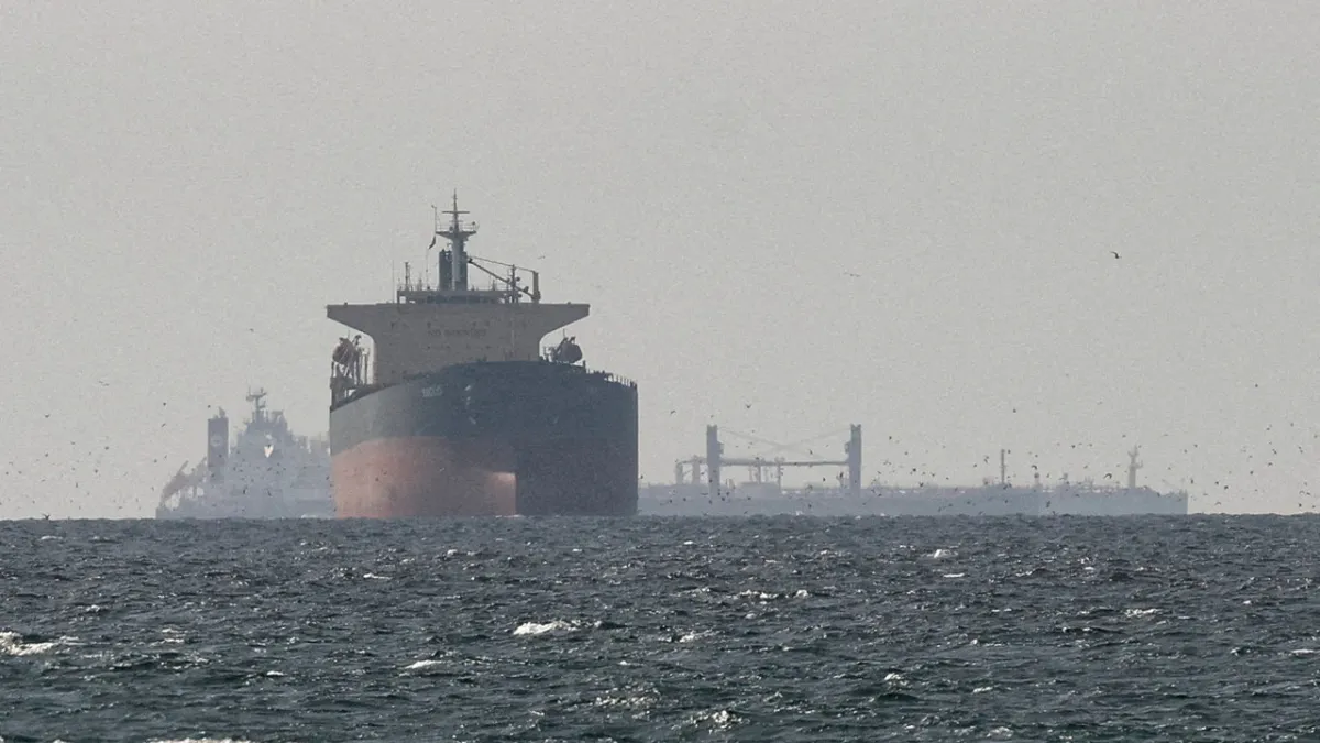 İran yabancı bir petrol tankerine el koydu