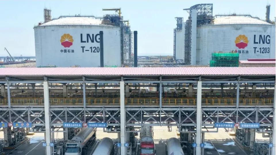 Çin'den petrol fiyatları kaynaklı enflasyon uyarısı haber görseli