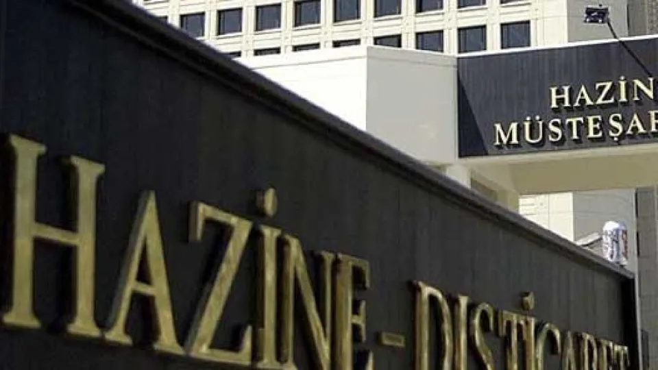 Hazine dolar cinsinden tahvil ve kira sertifikası ihracı...