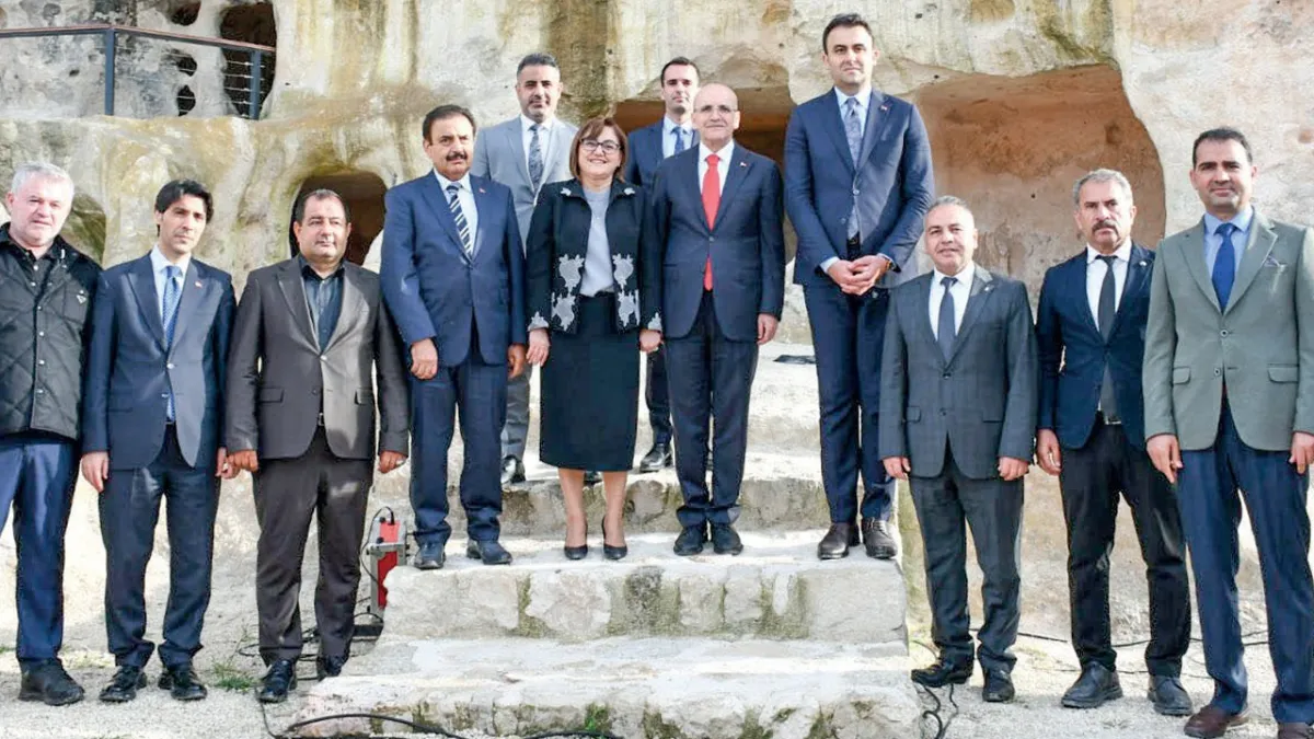 Bakan Şimşek: Doğu’da beş yıldızlı otellere ihtiyaç var haber görseli