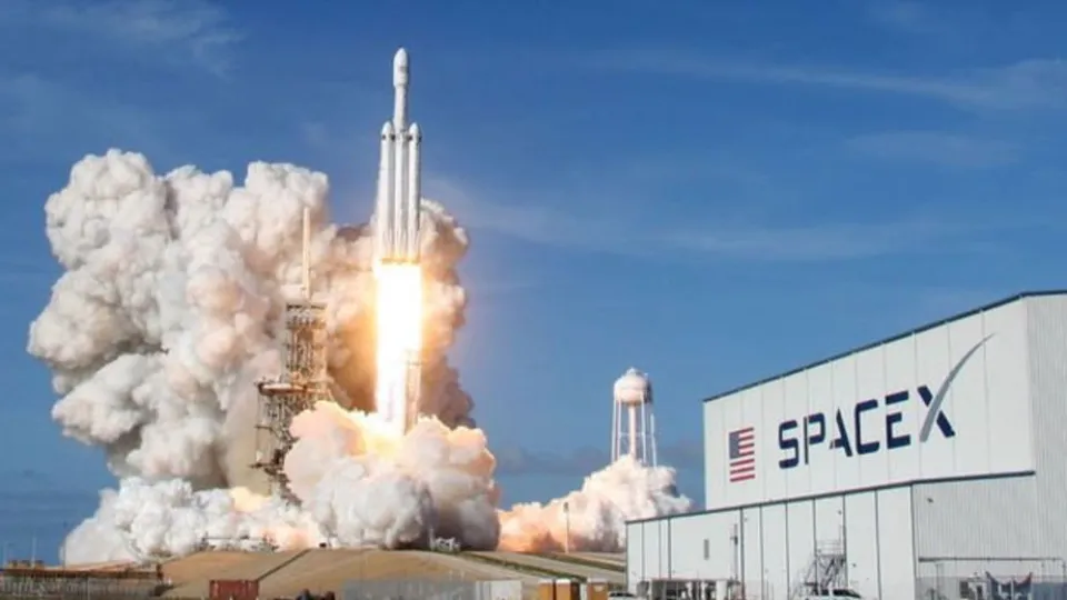 SpaceX'ten halka arz başvurusu haber görseli