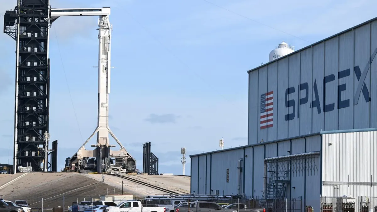 Musk başvuru yaptı! SpaceX halka arz ediliyor haber görseli
