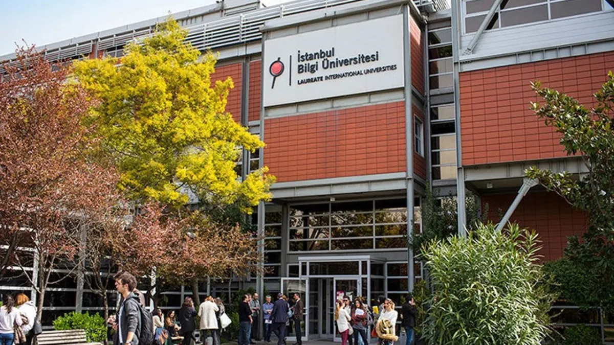 İstanbul Bilgi Üniversitesi, Cumhurbaşkanlığı kararıyla kapatıldı haber görseli