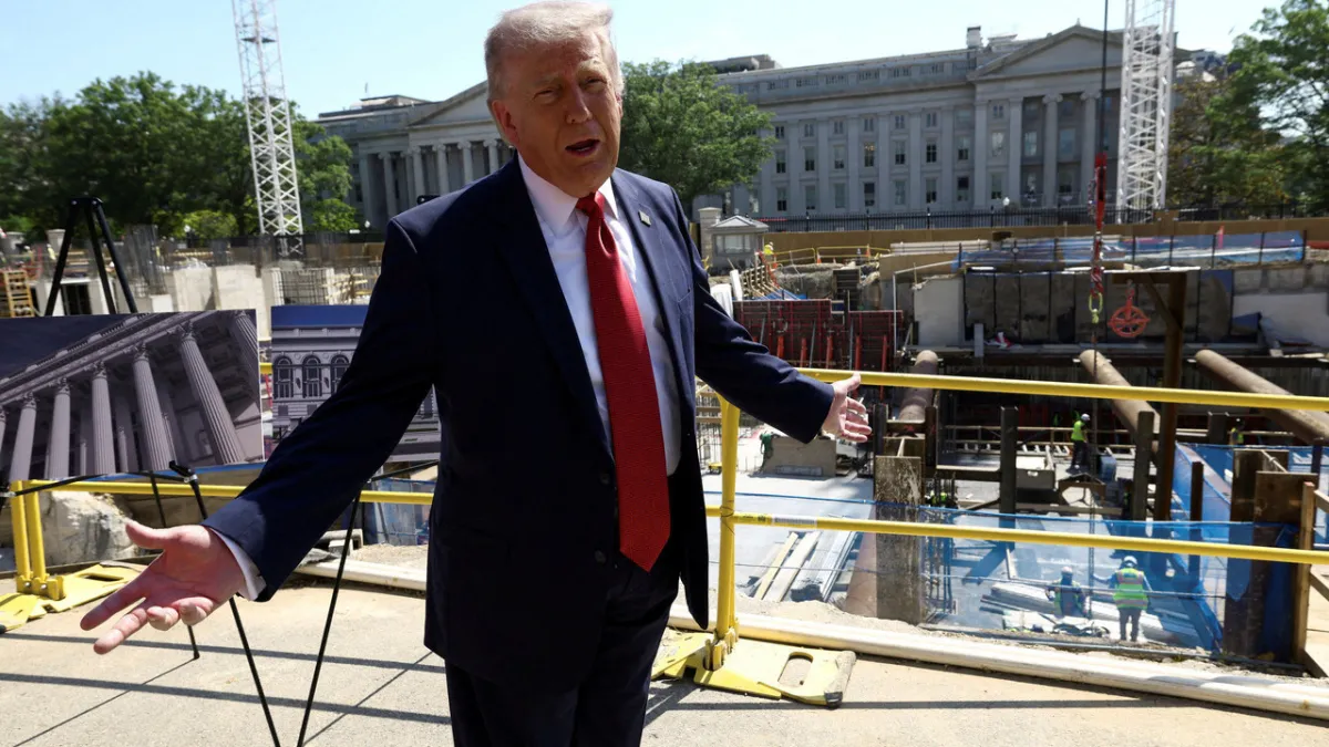 Daha piyasaya çıkamadı bile... Trump Mobile ev adresine...