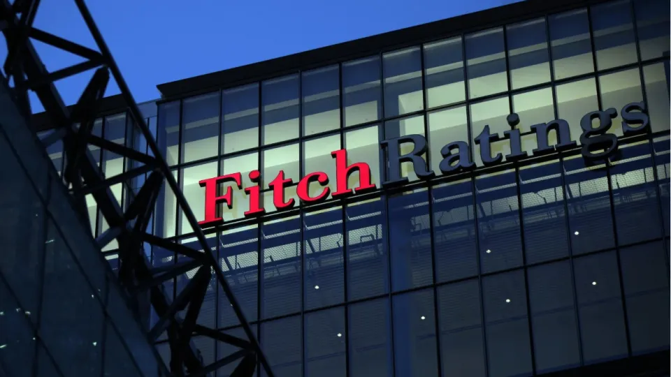 Fitch: Petrol piyasası yeniden arz fazlasına dönecek