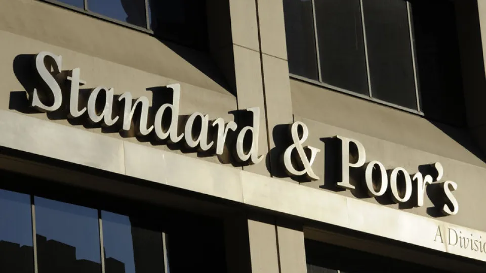 S&amp;P, Arjantin’in notunu B-’ye yükseltti
