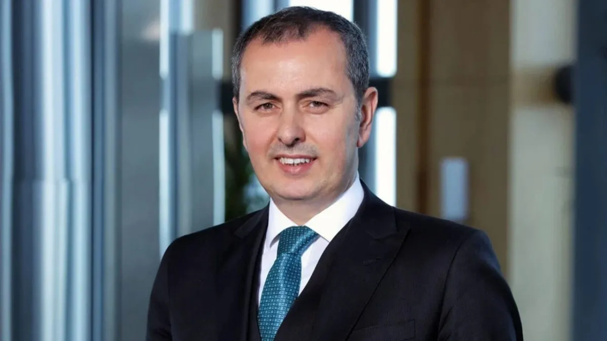 İş Bankası’ndan 1,3 milyar dolarlık sürdürülebilir sendikasyon kredisi! Aran: Yeşil dönüşüm yolculuğuna öncülük edeceğiz