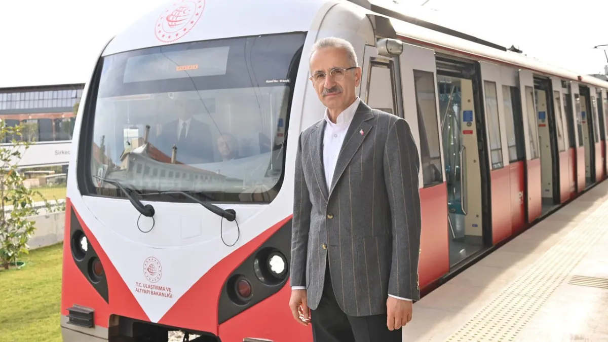 Bakan Uraloğlu tarihi duyurdu: Halkalı-Arnavutköy metro hattı 19 Haziran'da açılacak