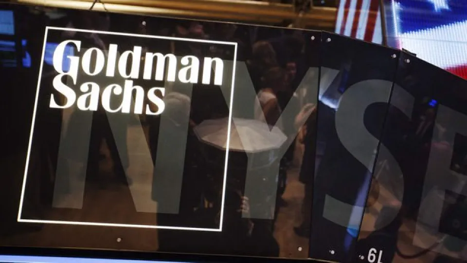 Goldman, Fed beklentileri nedeniyle altın tahminini düşürdü