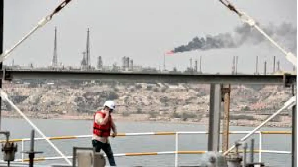 Petrolde sert düşüş: Hürmüz’de sevkiyatlar normalleşmeye başladı