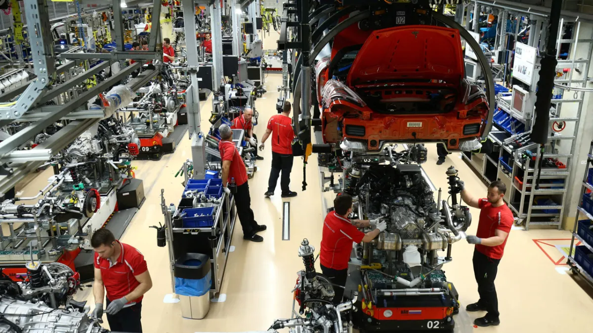 Alman otomotiv devinden maliyet düşürme planı: Daha az üretim, daha az çalışan