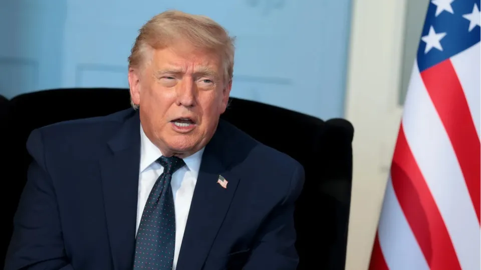 Trump'tan Avrupa ülkelerine yüzde 100 gümrük vergisi tehdidi