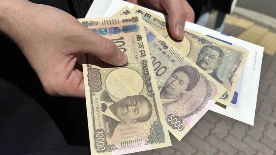 Yen dolar karşısında 1986'dan beri en düşük seviyesini gördü
