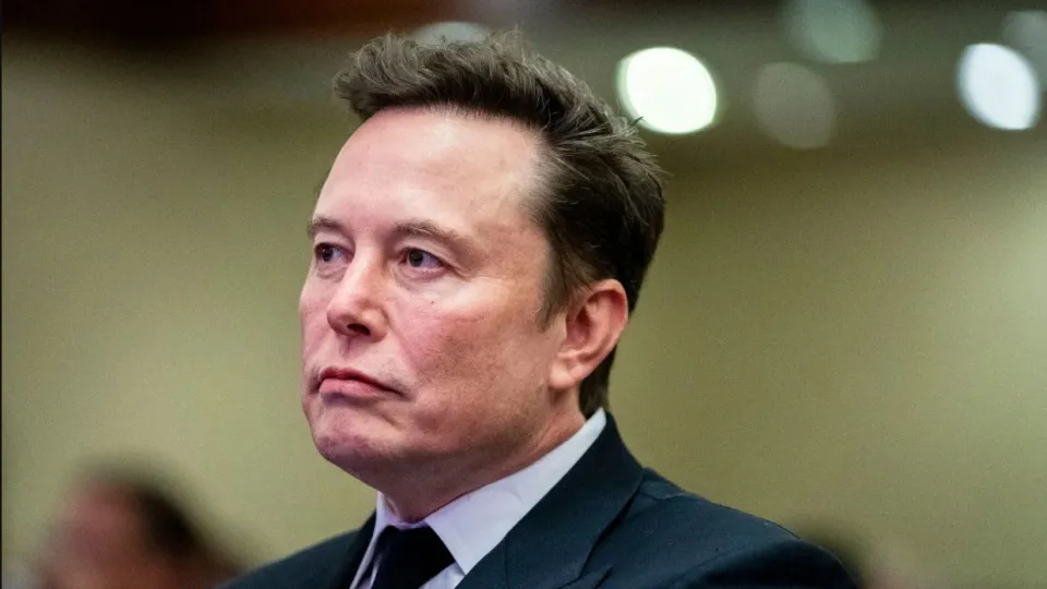Elon Musk trilyoner statüsünü kaybetti