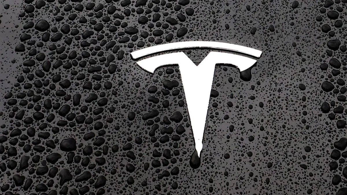 Elon Musk'a bir darbede o şirketinden geldi: Yeni modele rağmen hisseler sert düştü