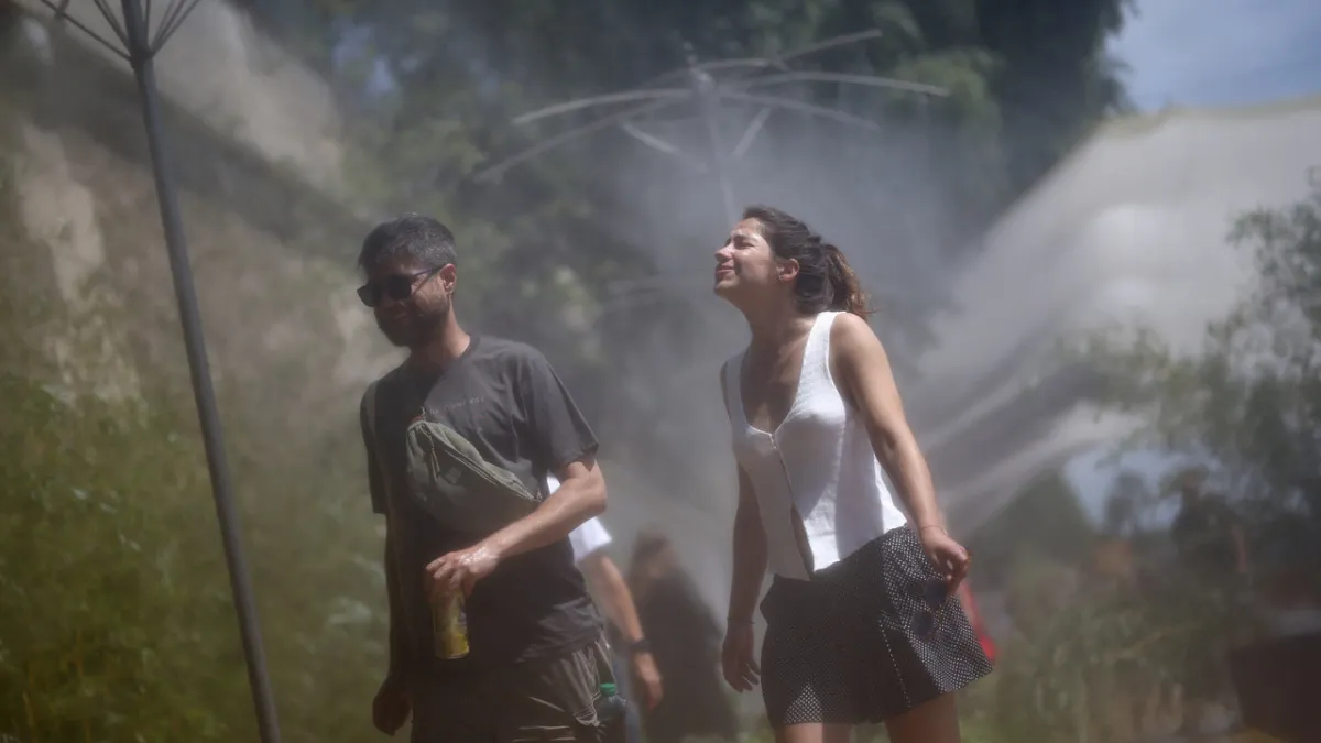 Avrupa'da yeni sıcak hava alarmı: Fransa'da 16 vilayette turuncu alarm