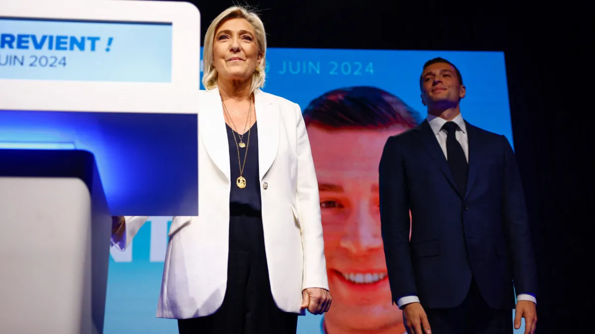 Fransa'da yolsuzluktan suçlu bulunan Le Pen'e 15 ay siyasetten men yasağı verildi haber görseli