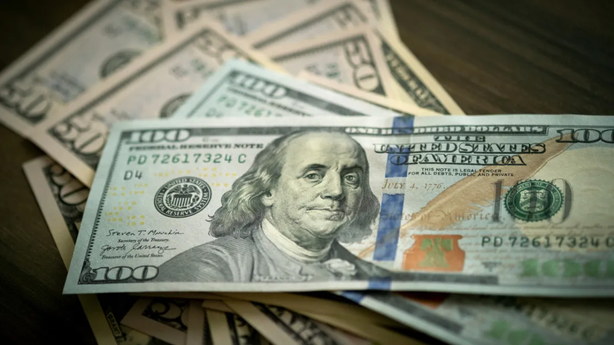 Dolar jeopolitik gerilimle güç kazandı