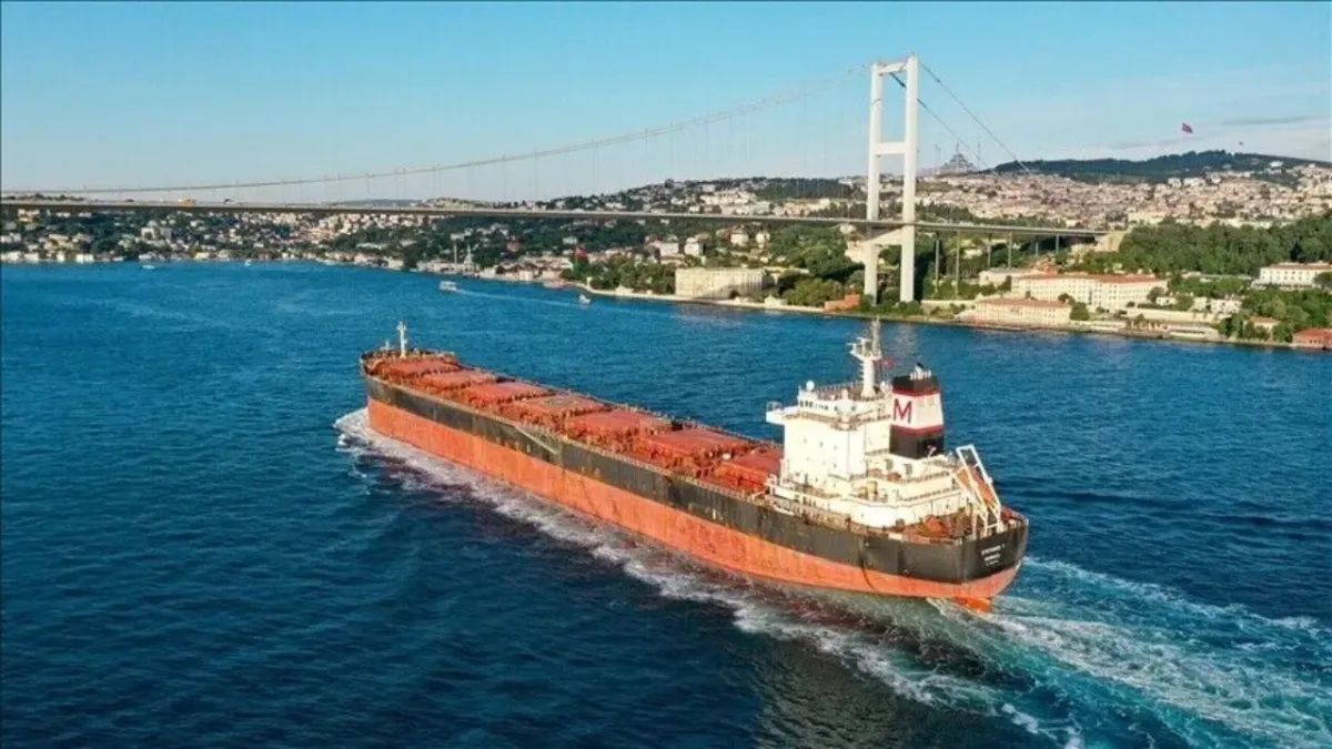 Savaş gölgesinde Türk boğazlarından 40 bini aşkın gemi geçti