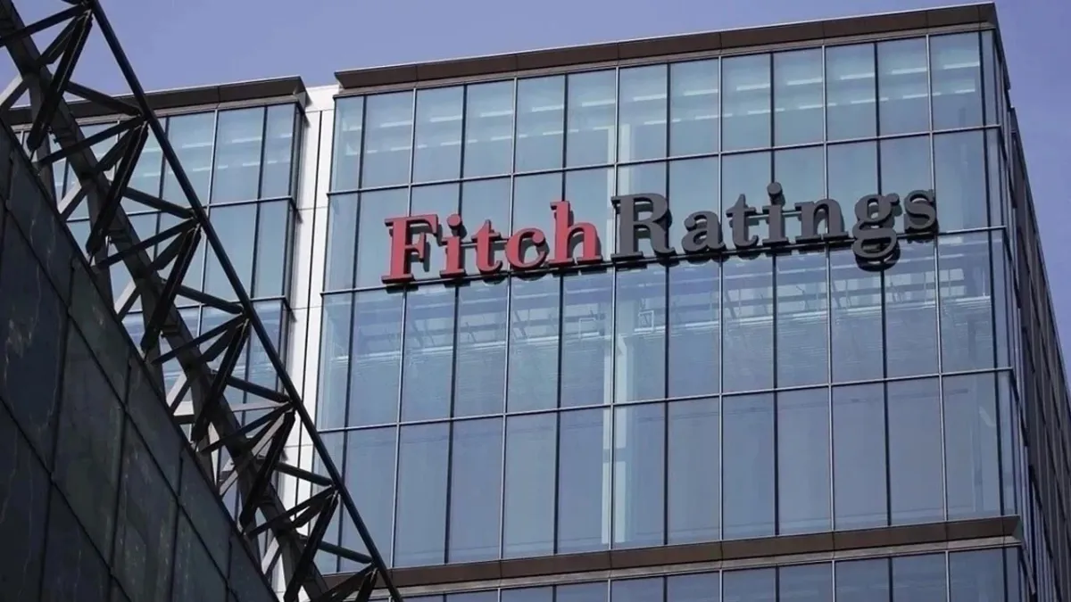Fitch İngiltere'nin kredi notunu teyit etti