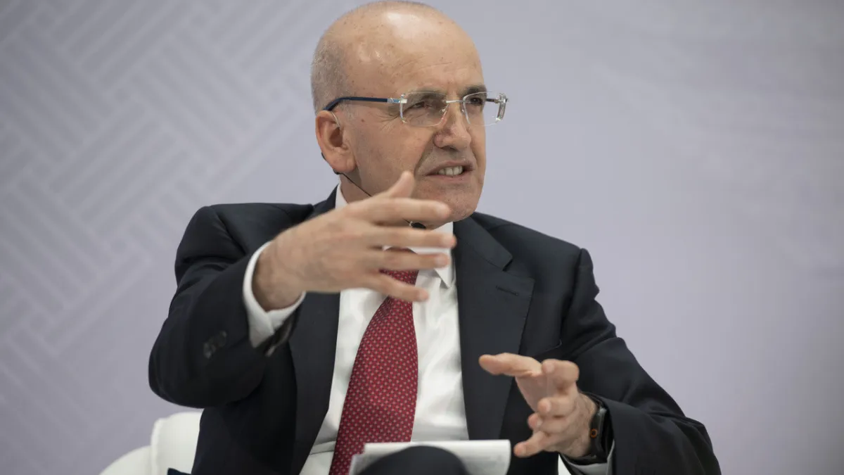 Bakan Şimşek'ten bütçe değerlendirmesi: "Mali disiplini koruyoruz, hedefler doğrultusundayız"