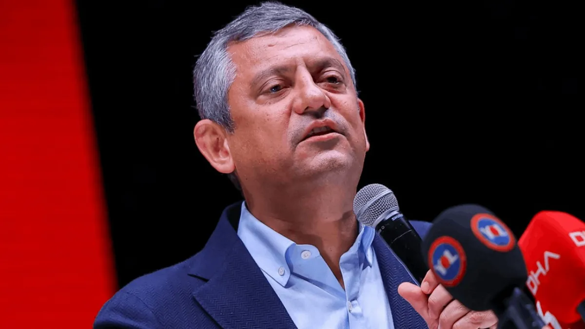 Vekil Meriç'e bıçaklı saldırı sonrası Özgür Özel'den ilk açıklama haber görseli