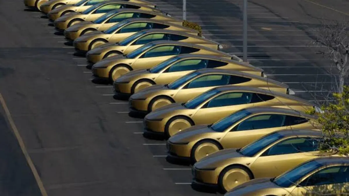 Tesla'dan sürücüsüz taksi hamlesi: Cybercab için tarih belli oldu