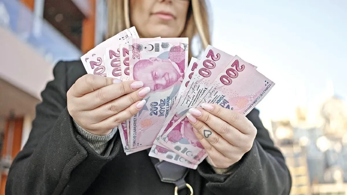 Memur ve emeklinin 2027 Ocak zammı için 4 ayrı hesap: Maaşlar ne kadar olacak? haber görseli