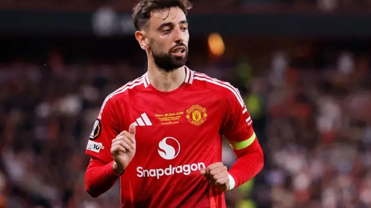İngiltere'de yılın futbolcusu Bruno Fernandes