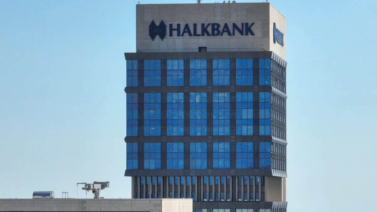 Halkbank'tan Hazine faiz destekli esnaf kredisi açıklaması